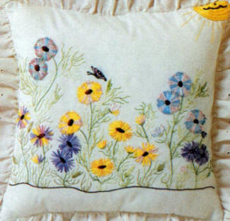 Brazilian Embroidery Design  Coming Up Daisies 