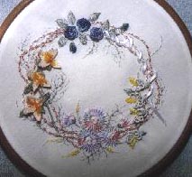 Brazilian Embroidery Design Summer Blossom Wreath 